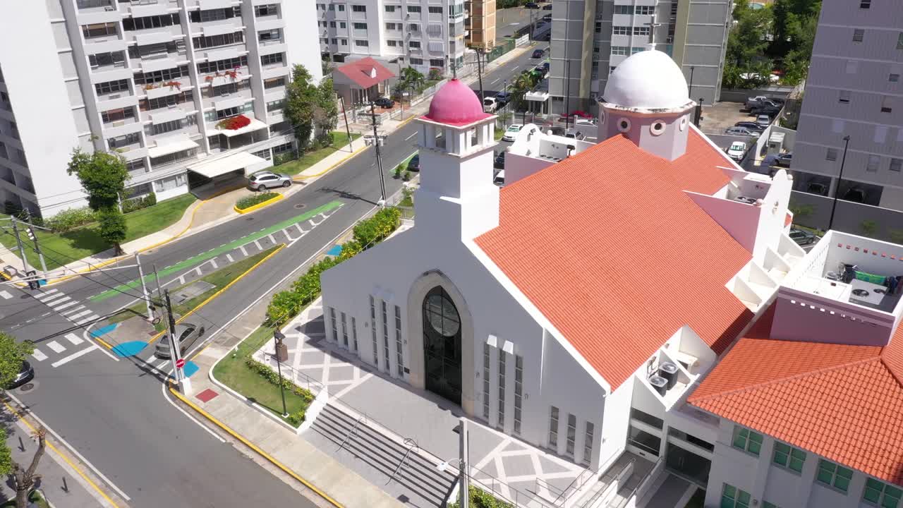 Igreja Católica Paróquia Stella Maris: Cena de Drone Cinematográfica 3.