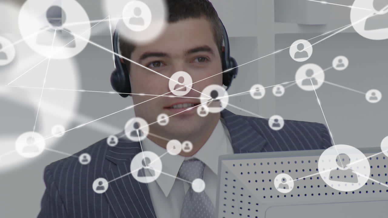 conectores en movimiento y datos digitales en un hombre trabajando