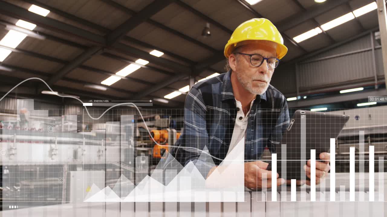 animación de estadísticas y procesamiento de datos sobre ingeniero caucásico masculino usando tableta