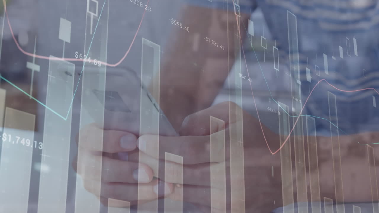 Animazione di elaborazione dati statistici contro un uomo caucasico che usa uno smartphone in ufficio.