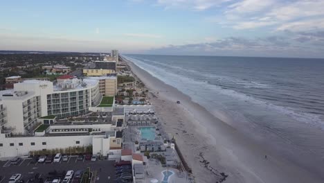 Vista-Aérea-De-La-Playa-De-Daytona-Al-Amanecer