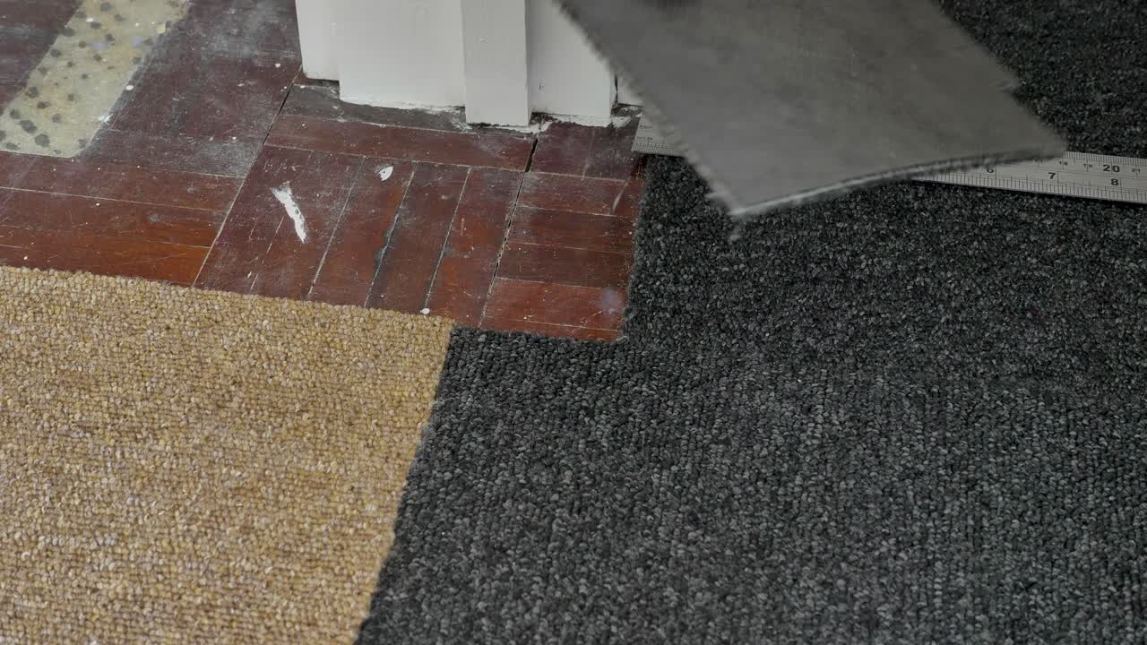 Measuring carpet tiles to cut in around frame