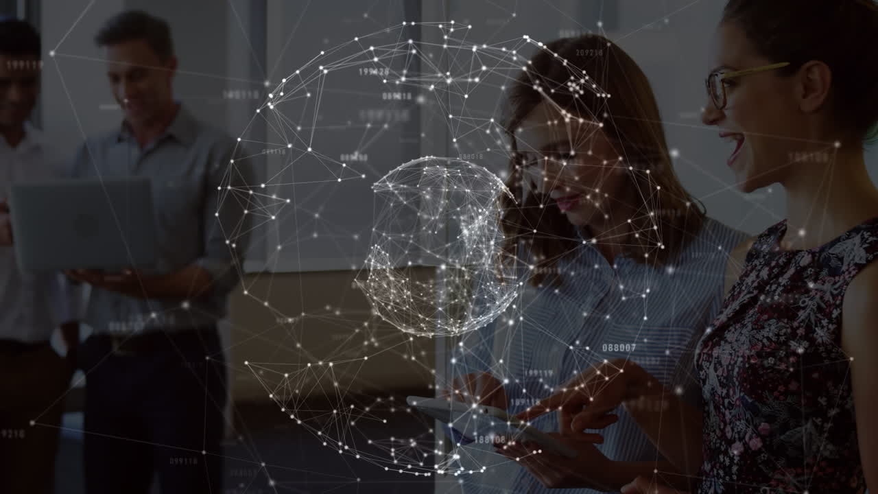 animación de la red de conexiones con el mundo sobre los hombres de negocios caucásicos en la oficina