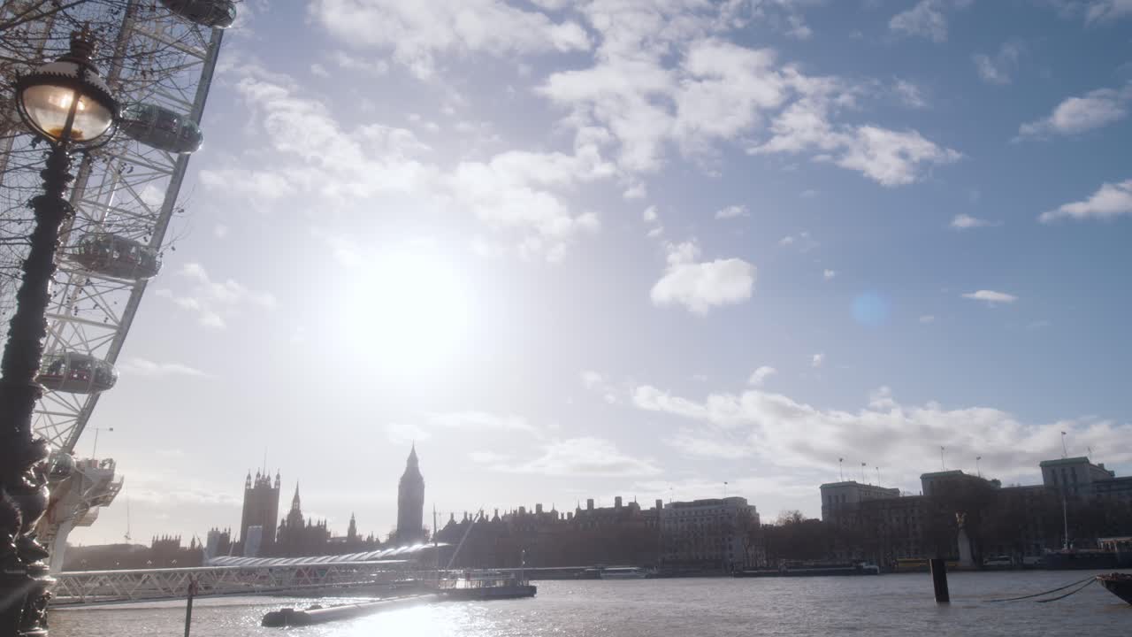 The most recognizable landmark in London is the giant Ferris wheel on the South Bank of the Thames-London Eye.