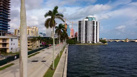 Flagler-Drive---West-Palm-Beach-Florida