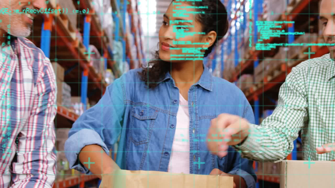 창고에서 일하는 다양한 사람들에 대한 데이터 처리의 애니메이션