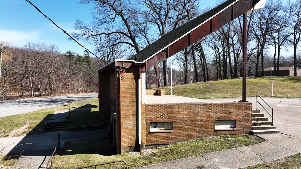 paralaje alrededor de la esquina trasera del anfiteatro
