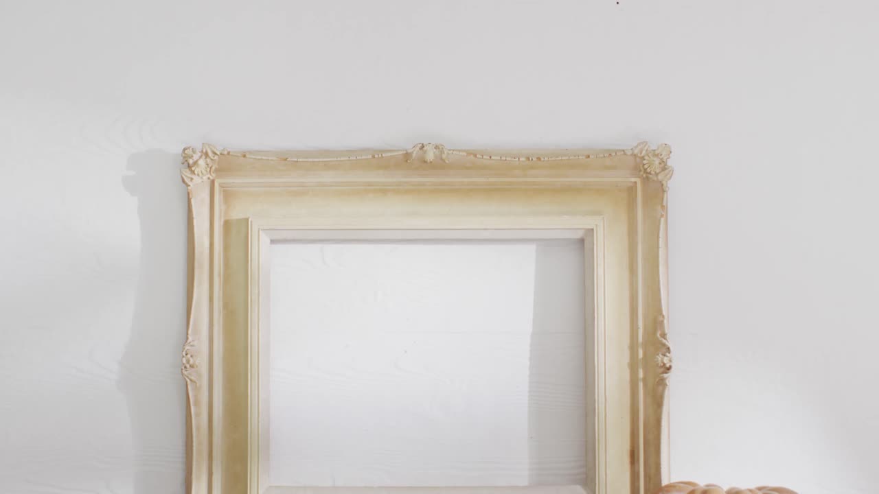 하 ⁇  배경 에 복사 공간 을 가진 가을 잎 과 프레임 을 가진 호박 의 비디오