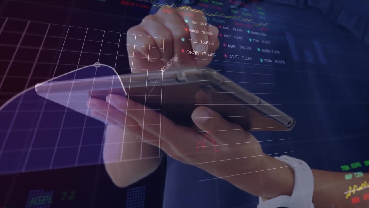 animación de estadística, procesamiento de datos del mercado de valores contra la sección media de un hombre usando una tableta