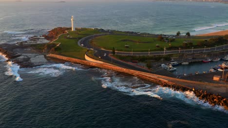 Landschaft-Des-Flagstaff-Point-Leuchtturms-Auf-Der-Landspitze-Des-Wollongong-Beach-In-Nsw,-Australien