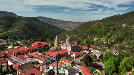 Aerial-view-around-the-Iglesia-de-la-Inmaculada-Concepción-in-Mineral-del-Chico,-Mexico