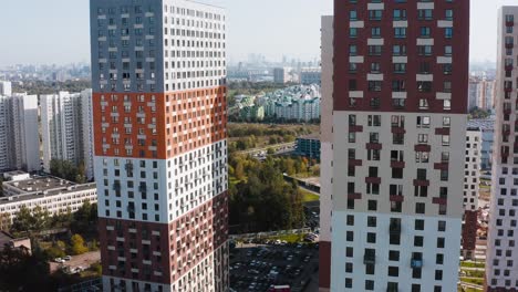 edificios de apartamentos modernos en un paisaje urbano