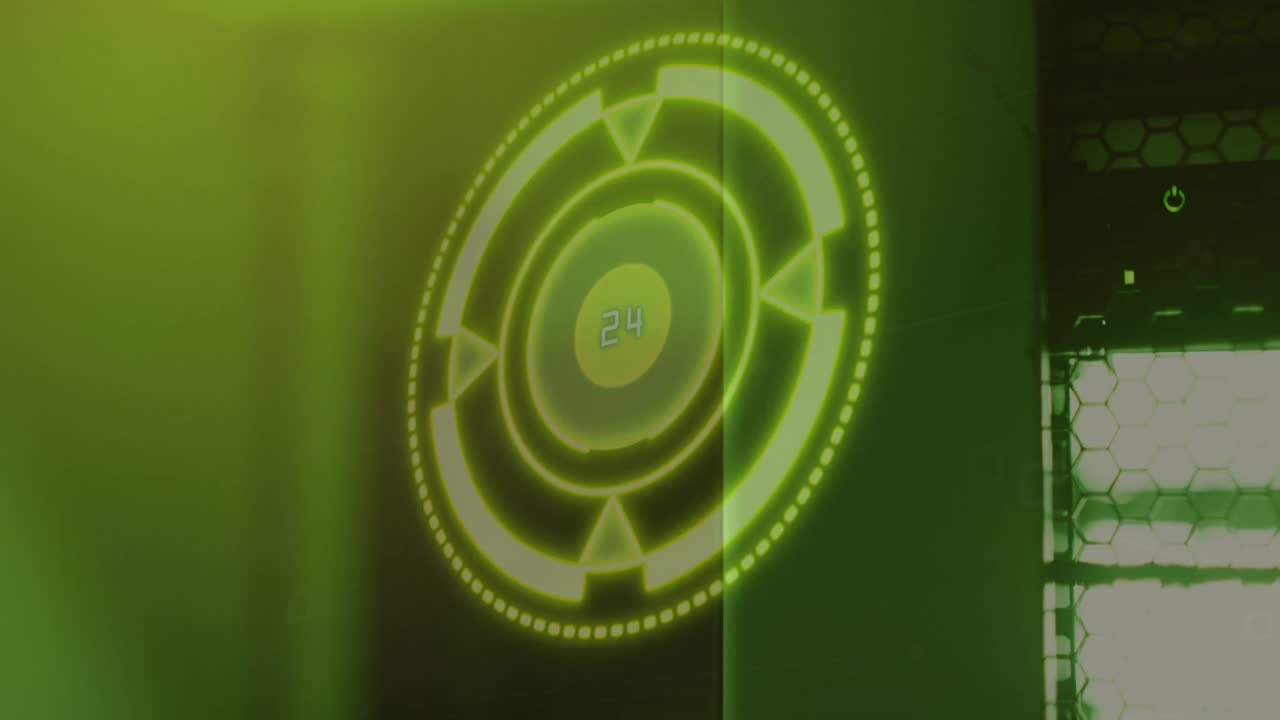 animación del escaneo del alcance con procesamiento de datos sobre la sala del servidor