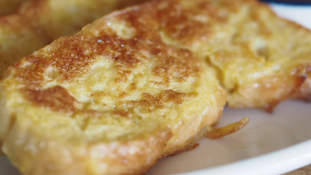 deliciosas tostadas francesas de color marrón dorado