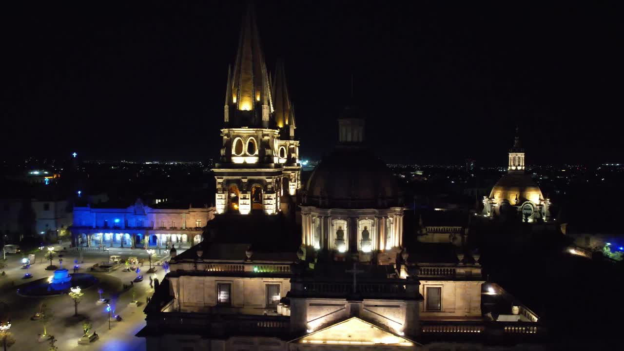 과달라하라 야간 항공 판 과달라하라 대성당까지