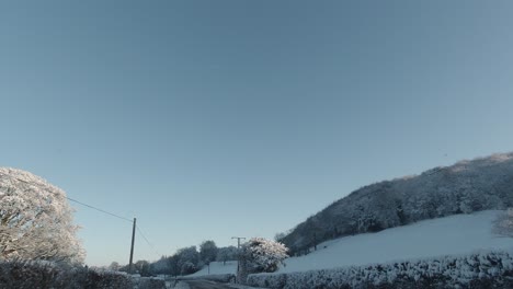 운전 눈 덮인 하얀 시골 눈 덮힌 시골 젖빛 풍경 황야 pov