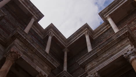 una esquina del antiguo gimnasio en sardis