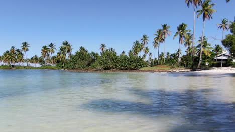 una hermosa playa en el paraíso caribeño