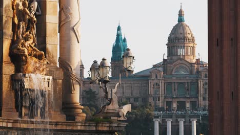 Plaza-De-Las-Cataratas-En-Barcelona,-Spain---Zoomed-Shot