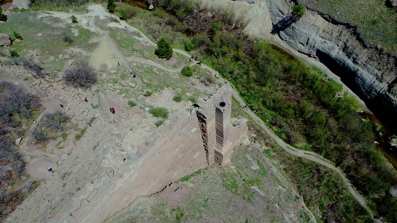 vistas aéreas del parque estatal castlewood canyon y las ruinas de la presa castlewood en colorado