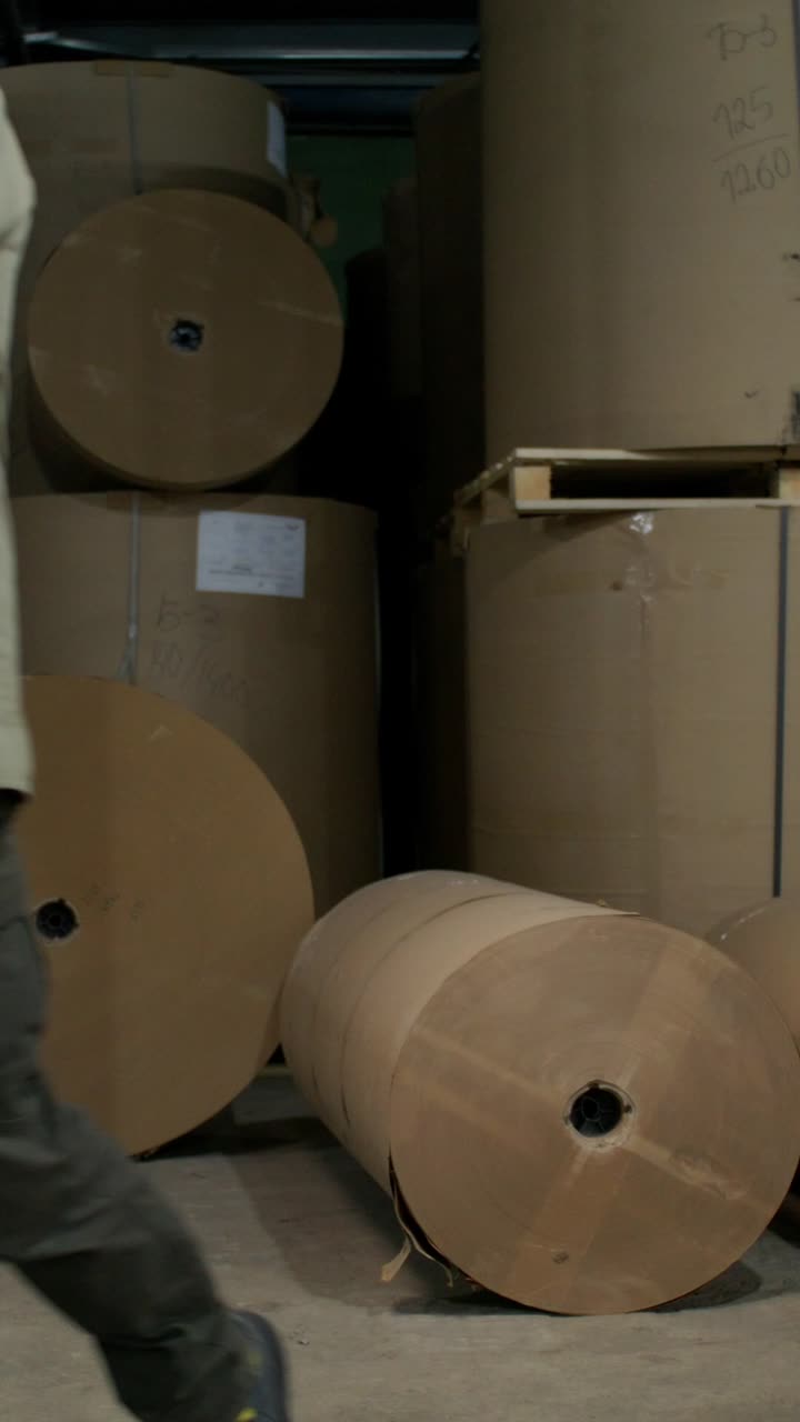 종이 창고 의 노동자