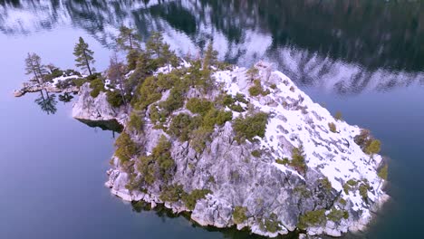 Aerial-flyover-of-Fannette-Island-at-Emerald-Bay,-Lake-Tahoe,-California