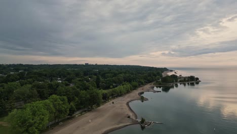 Cloudy-Sunset-Sky-Over-Ashbridge's-Bay-Beach-In-Toronto,-Ontario,-Canada