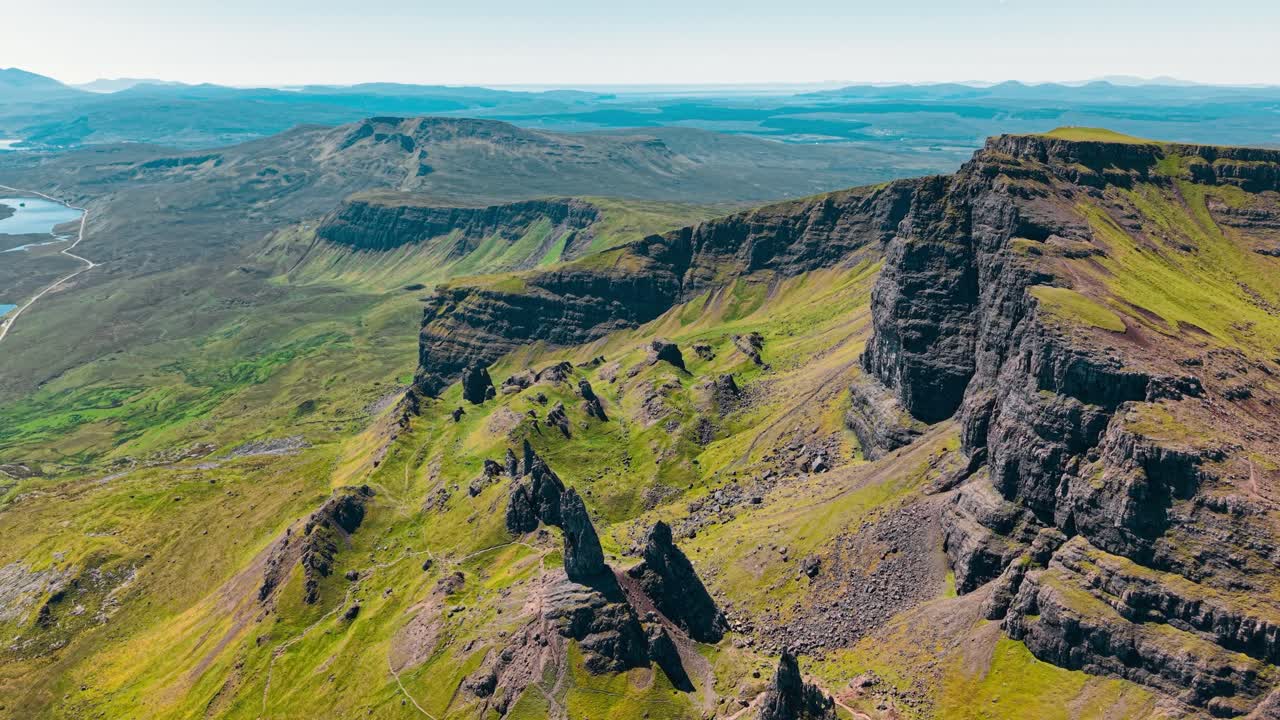 산악 풍경의 조감도