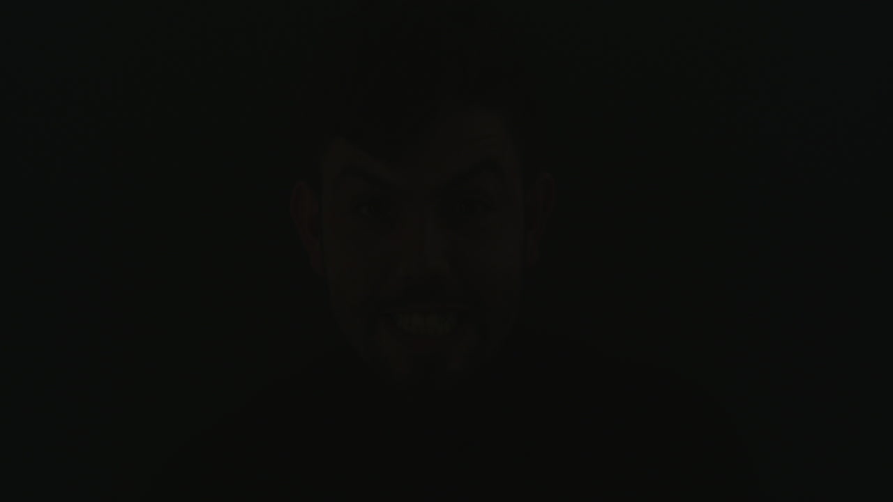 retrato facial de un paciente esquizofrénico contra