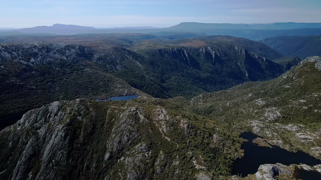vista aérea de la cima de la montaña de la cuna