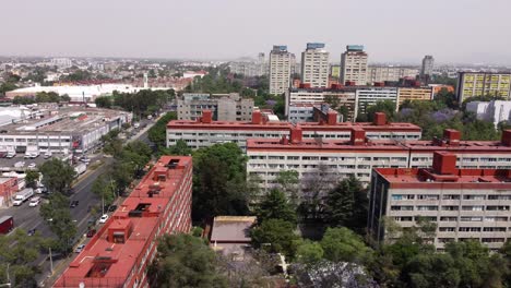 Slider-Aufnahme-Eines-ähnlichen-Gebäudes-In-Tlatelolco,-Mexiko-Stadt