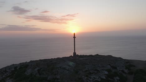 el amanecer en bray head 02 - 4k imágenes cinematográficas de drones - co