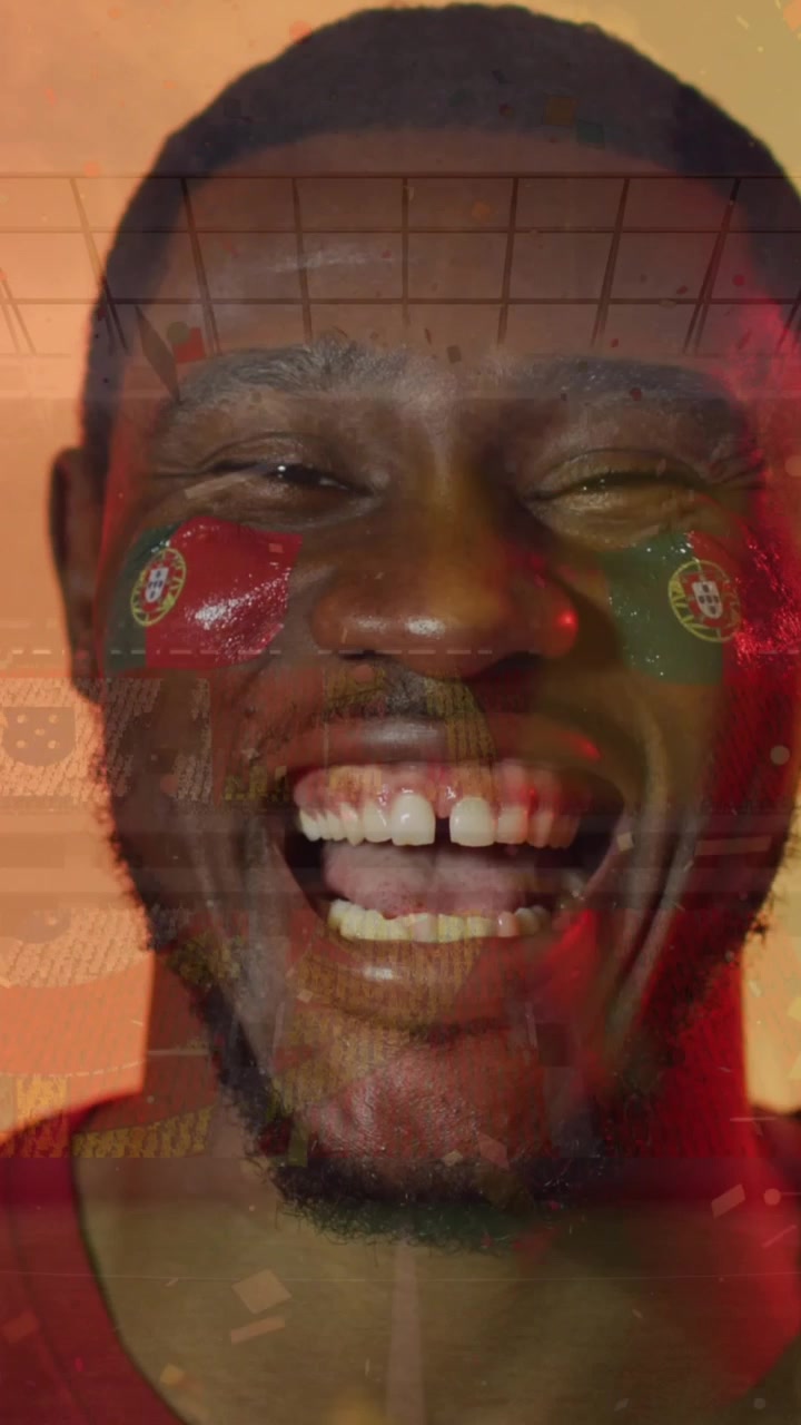 Animering av konfetti över leende afroamerikansk fotbollsspelare som firar med Portugals flagga