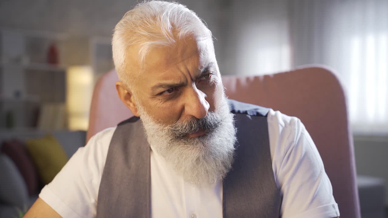 sentimientos de tristeza y arrepentimiento.