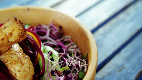 ensalada en un tazón