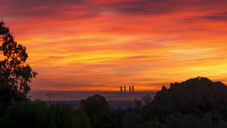 Zeitraffer-Eines-Wunderschönen-Sonnenaufgangs-In-Madrid,-Spanien