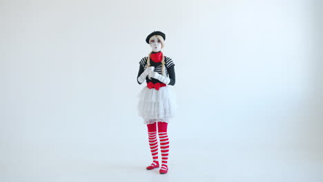 mime artist performance