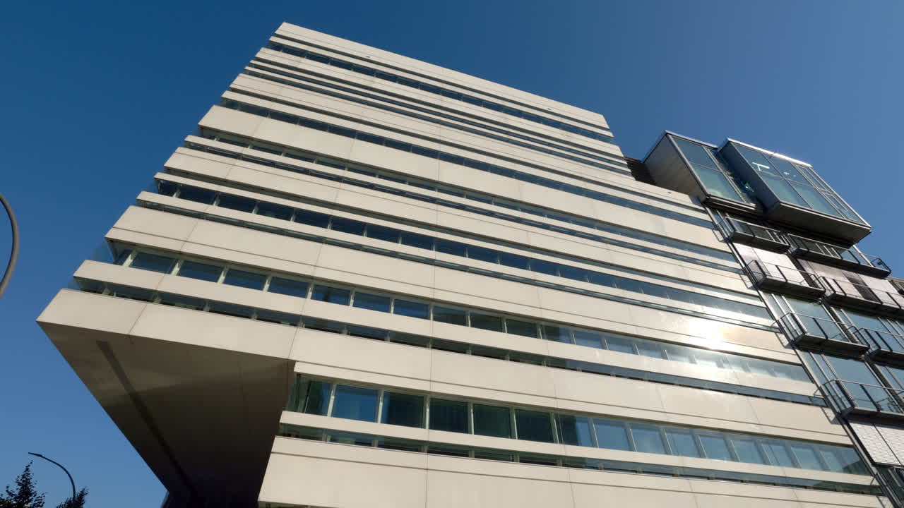 edificio de oficinas moderno