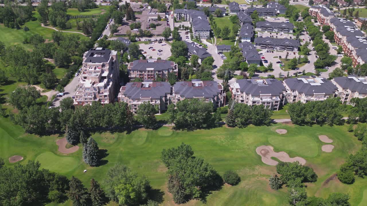 칼라그리 (calagry) 의 스프루스 그로브 에스테이트 (spruce grove estates) 의 공동체와 이웃