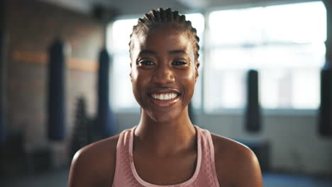 Gym-face,-black-woman-and-happy-for-exercise