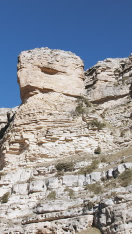 paisaje de montaña rocosa