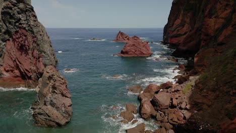 Waves-Splashing-On-Breathtaking-Cliffs-In-Ponta-de-Sao-Lourenco-In-Madeira,-Portugal