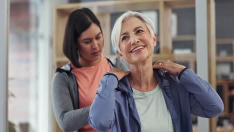 Talking,-senior-woman-and-a-physiotherapist