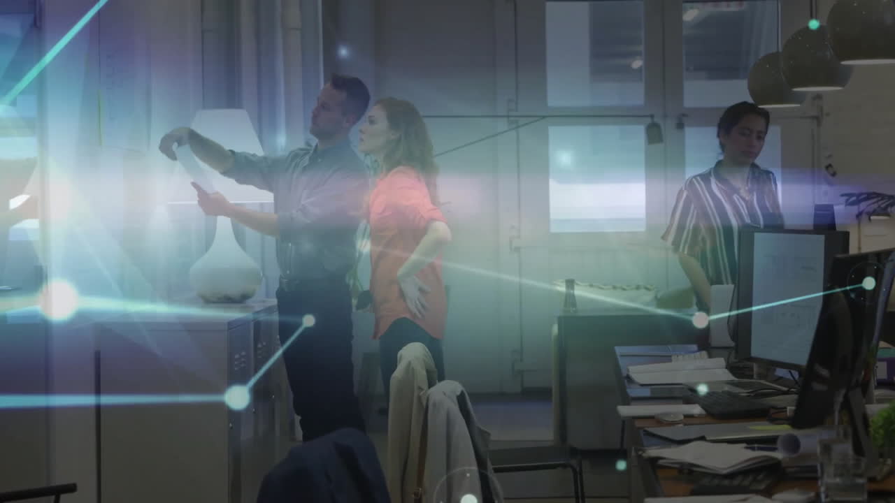 Animation av ett nätverk av kopplingar över mångfaldiga kollegor som diskuterar arbete på kontoret