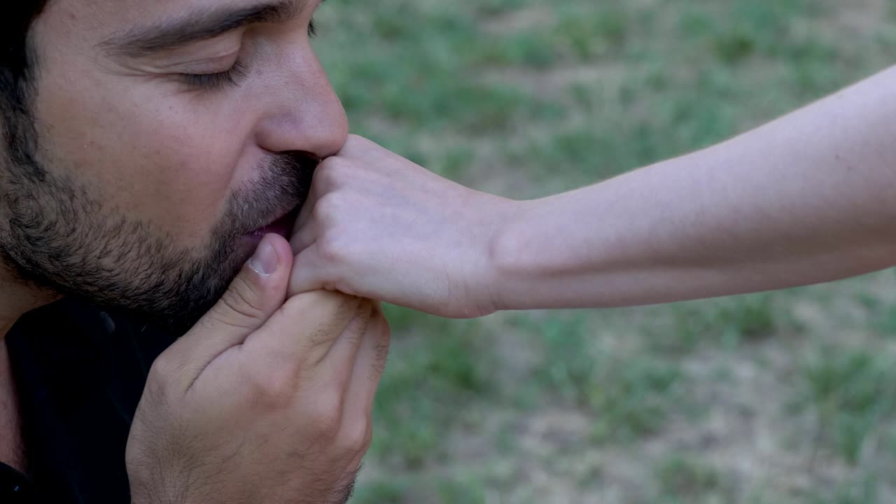 감정, 사랑, 결혼- 결혼 제안과 약혼 반지