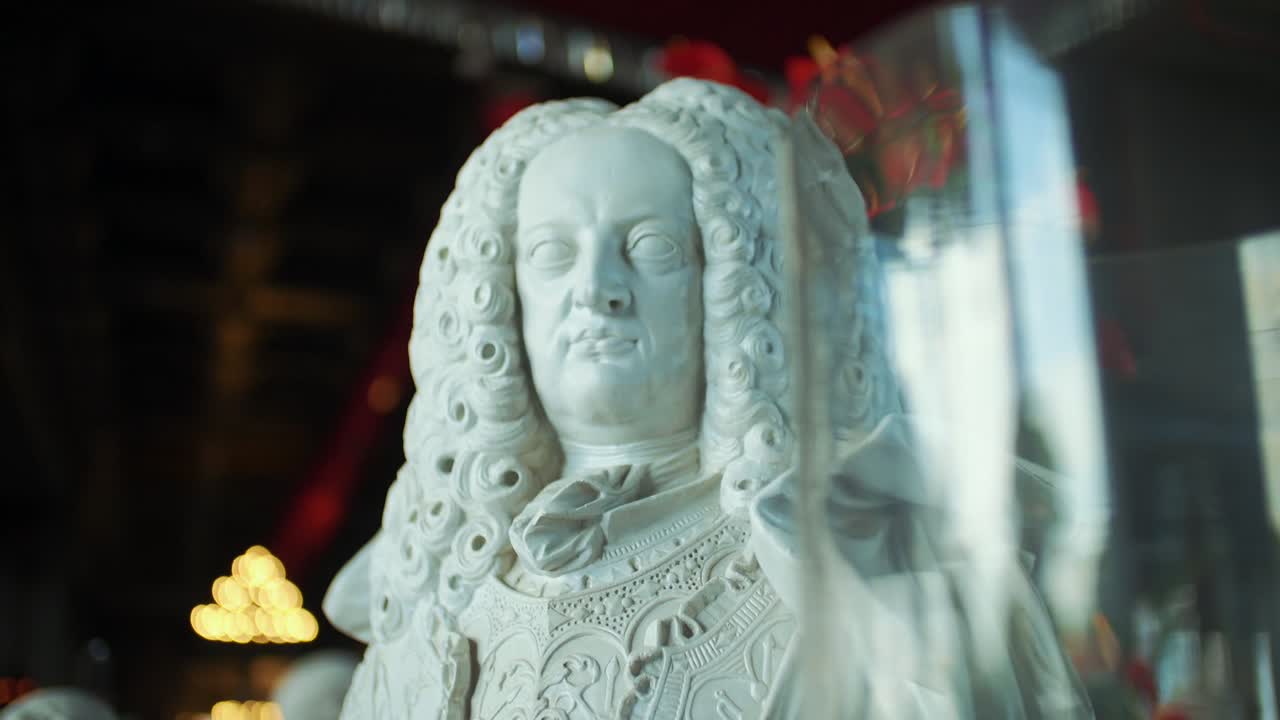 The head of the statue made of white marble.