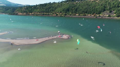 Hood-River-Kiteboarding-In-Der-Columbia-River-Gorge-Kiteboarding-Hood-River-Oregon