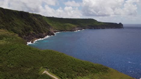 tomada de un avión no tripulado de la costa de la isla de tinian