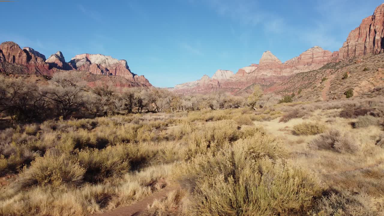 video de drones del hermoso paisaje en el parque nacional zion