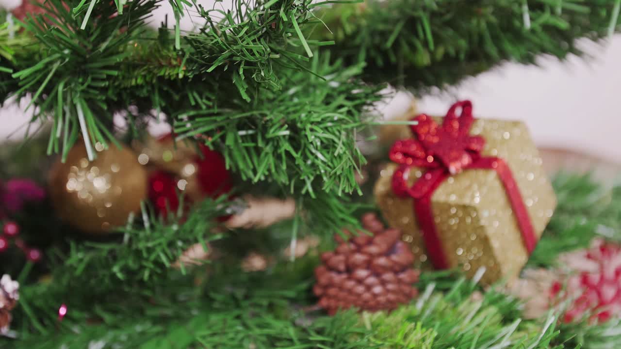 decoración del árbol de navidad bola vieja rota